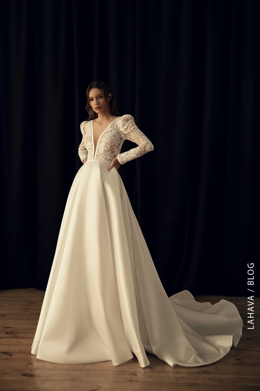 20 Mẫu váy cưới đơn giản sang trọng 2024 | LAHAVA