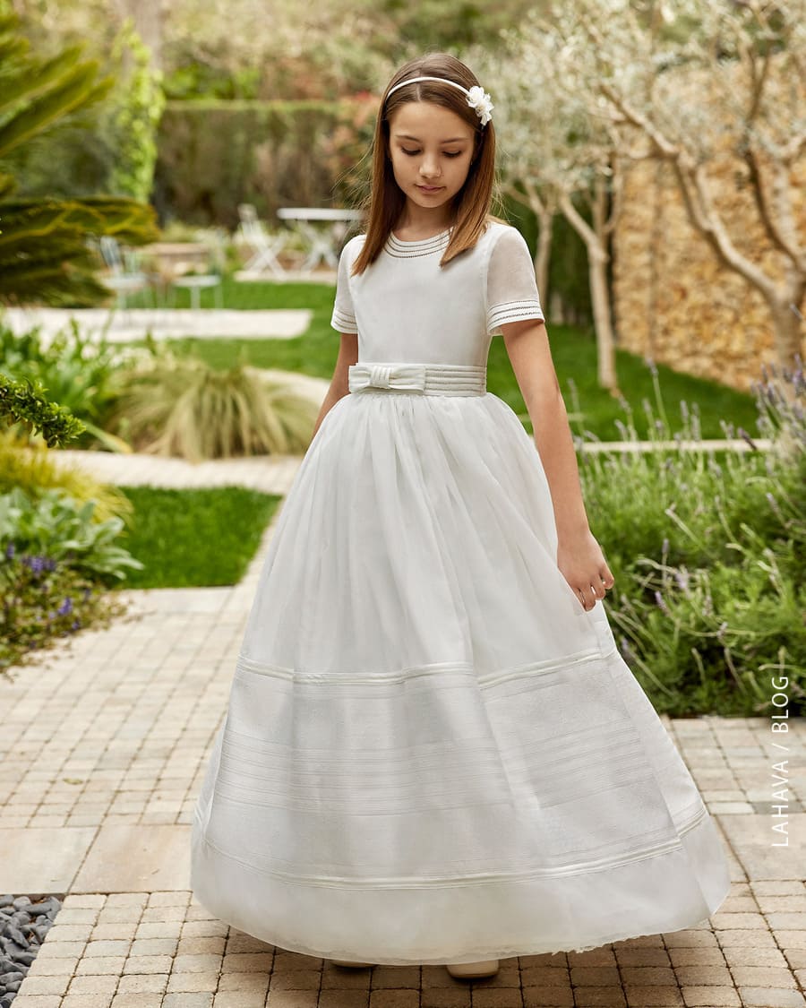Váy cưới cô dâu màu trắng bồng bềnh kết bươm bướm - VC30 - NiNiStore 2024