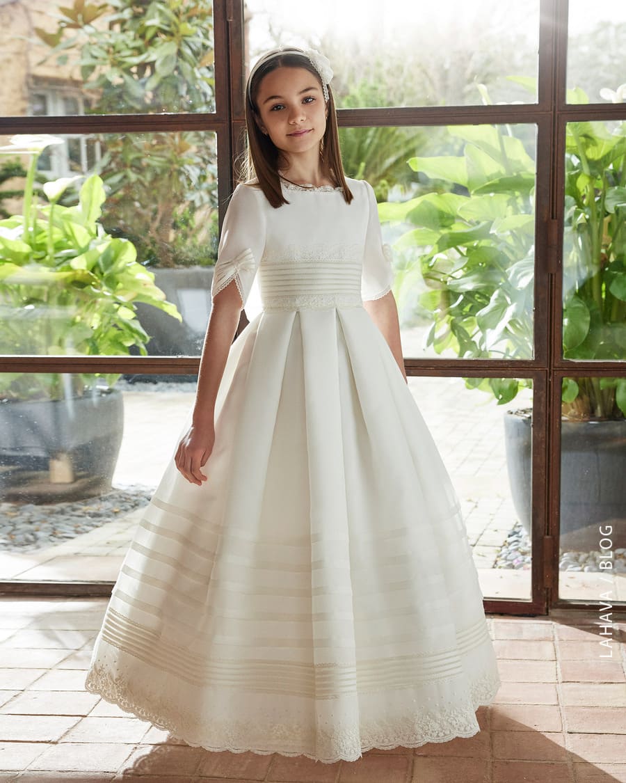 Mẫu váy phù dâu - Top 30 mẫu thiết kế xinh đẹp nhất