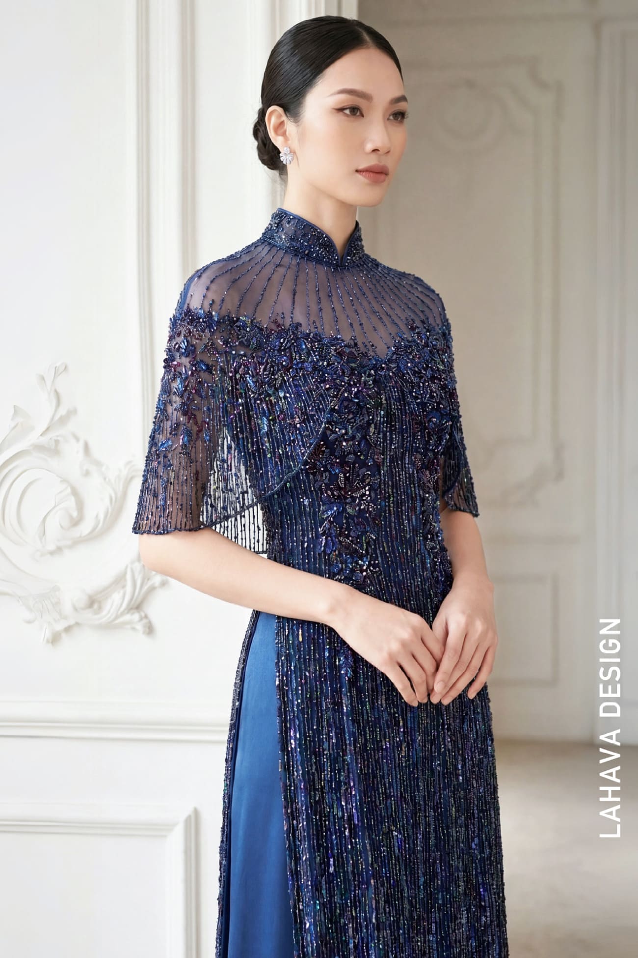 Áo Dài Xanh Đậm Kim Sa Đính Cườm Thủ Công
