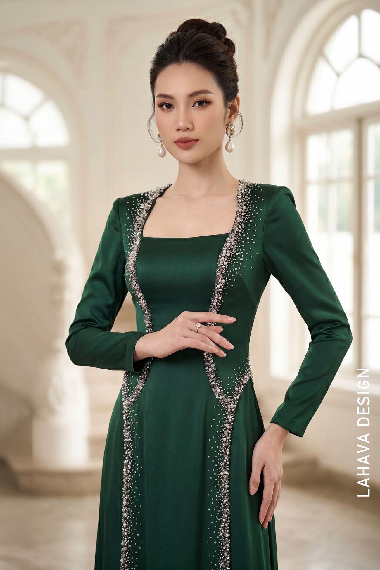 Áo Dài Dạ Hội Xanh Lục Bảo Đính Đá Sang Trọng