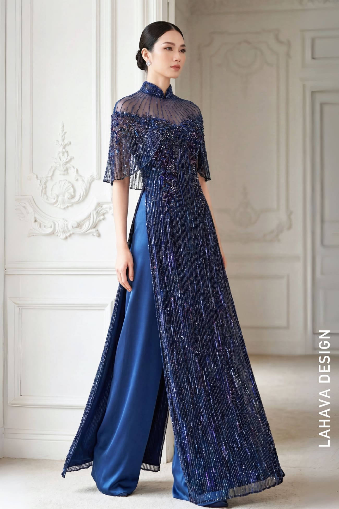 Áo Dài Xanh Đậm Kim Sa Đính Cườm Thủ Công