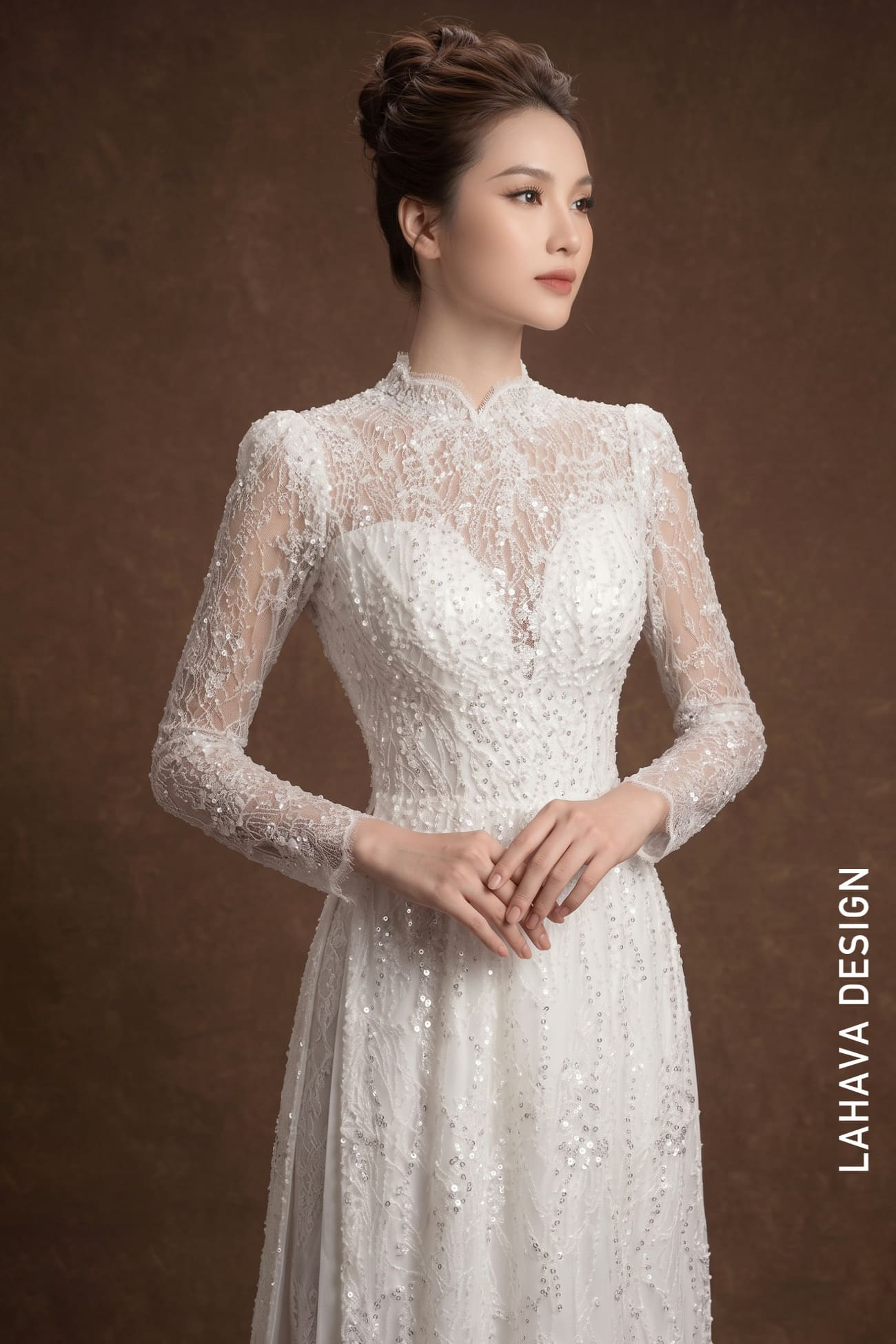 Áo Dài Cưới Tinh Khôi Đính Sequin & Ren Cao Cấp – Vẻ Đẹp Hiện Đại