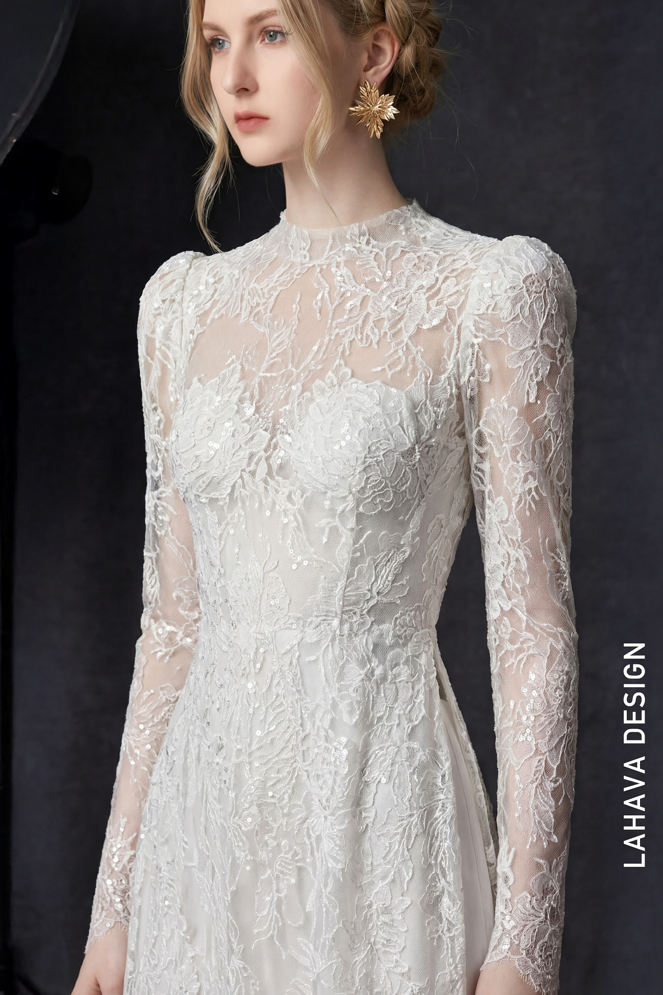 Áo Dài Ren Hồng Pastel Đính Kim Sa Sang Trọng