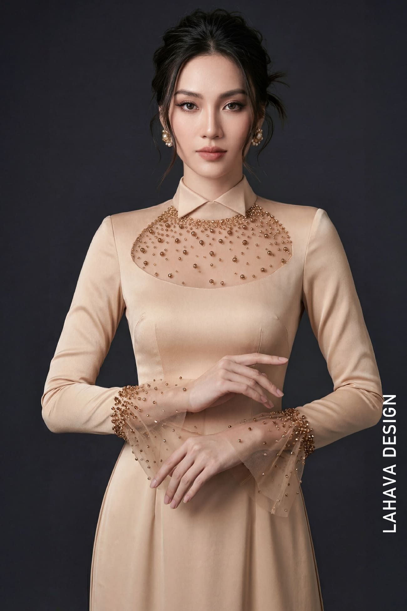 Áo Dài Dự Tiệc Satin Màu Be Đính Kết Hạt Cườm Tinh Tế