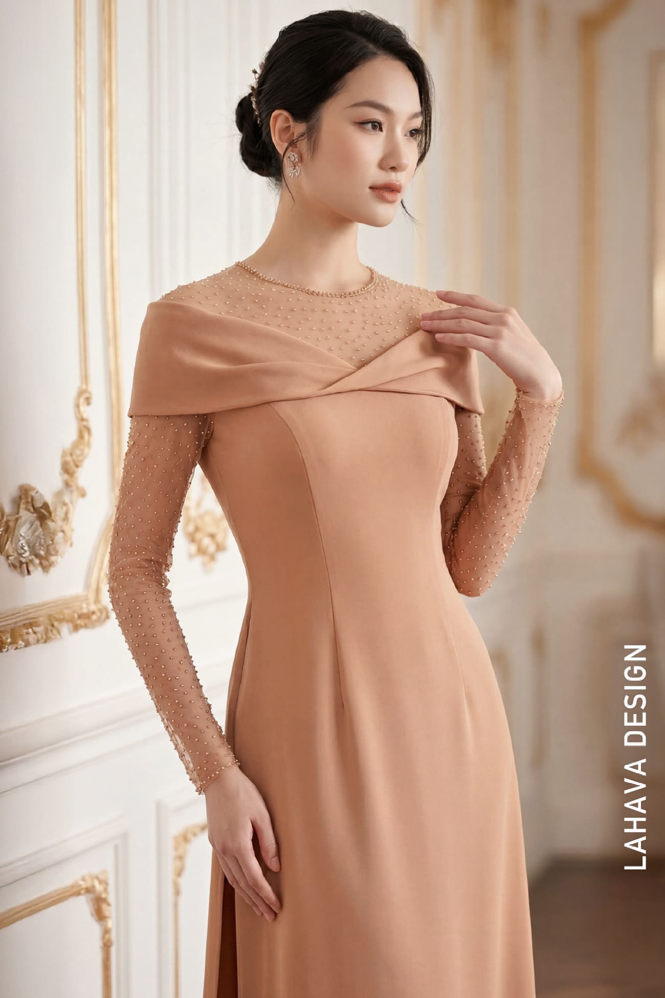 Áo Dài Cách Tân Màu Be Nude Kết Cườm Sang Trọng