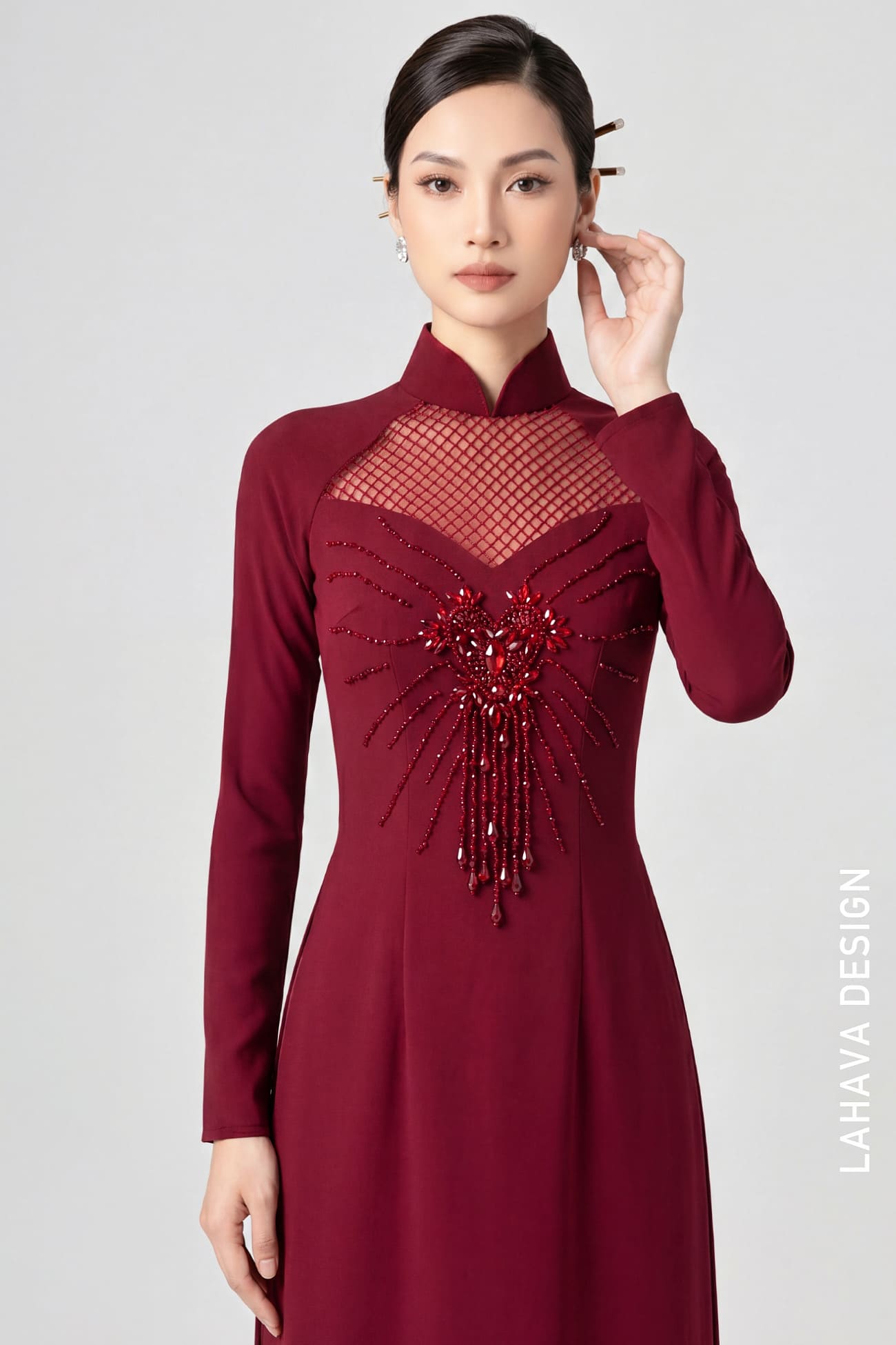 Áo Dài Đỏ Đô Sang Trọng Đính Kết Thủ Công