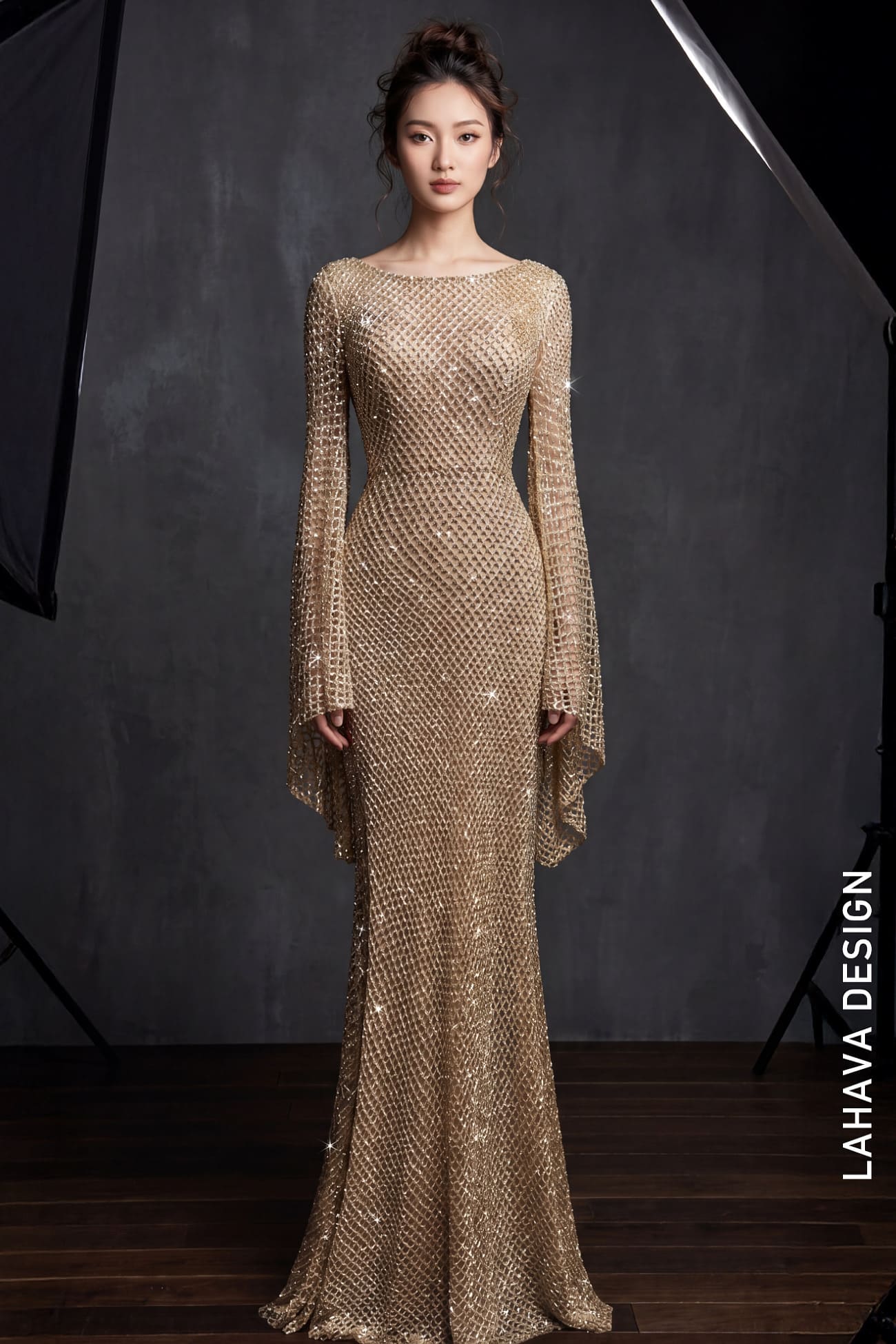 Đầm Dạ Hội Đuôi Cá Ánh Kim Với Thiết Kế Tay Xẻ Tà Sang Trọng