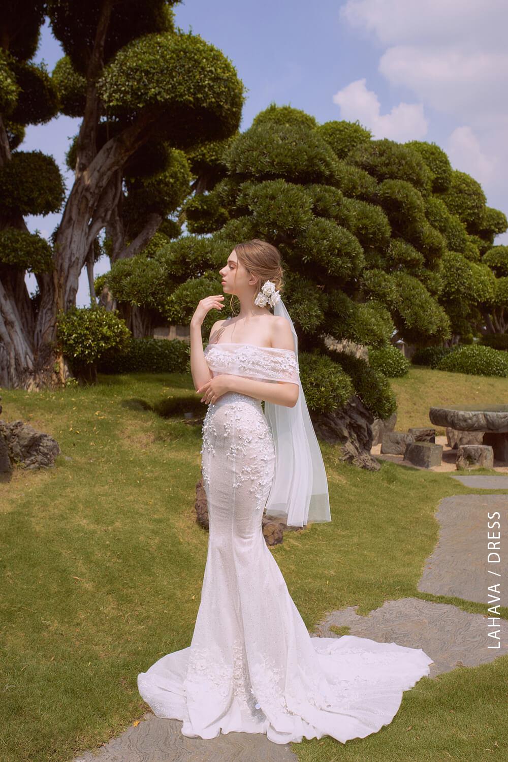 Váy cưới kim tuyến trễ vai hình nơ lớn trên ngực xòe lớn (PDPL-BL17) –  M.O.T Bridal – For Love, For Life