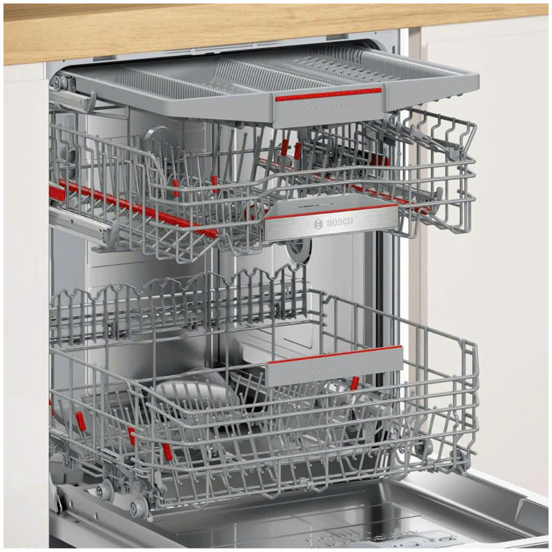 Khoang rửa 14 bộ bát đĩa rộng rãi của máy rửa bát Bosch SMI6ZCS16E