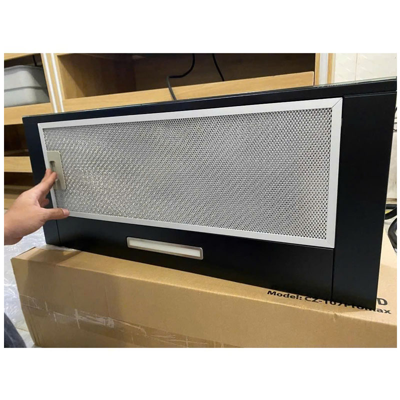 Lưới lọc mỡ Aluminum 3 lớp dễ tháo rời, vệ sinh tiện lợi của máy hút mùi Canzy CZ-107 PRO MAX