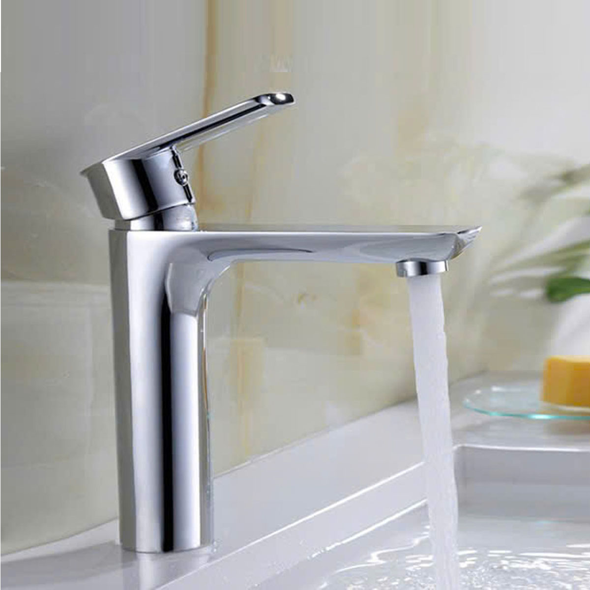 Vòi rửa mặt đồng mạ chrome cao cấp, dòng chảy mạnh, đầu vòi tạo bọt chống bắn nước, giúp tiết kiệm nước