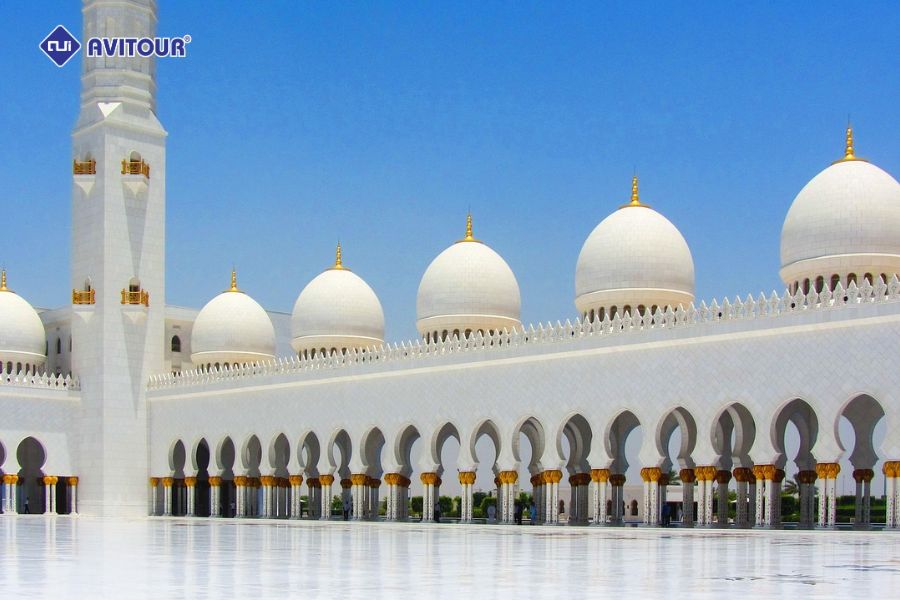 Bí mật bên trong thánh đường Sheikh Zayed, thánh đường Hồi giáo đẹp nhất UAE