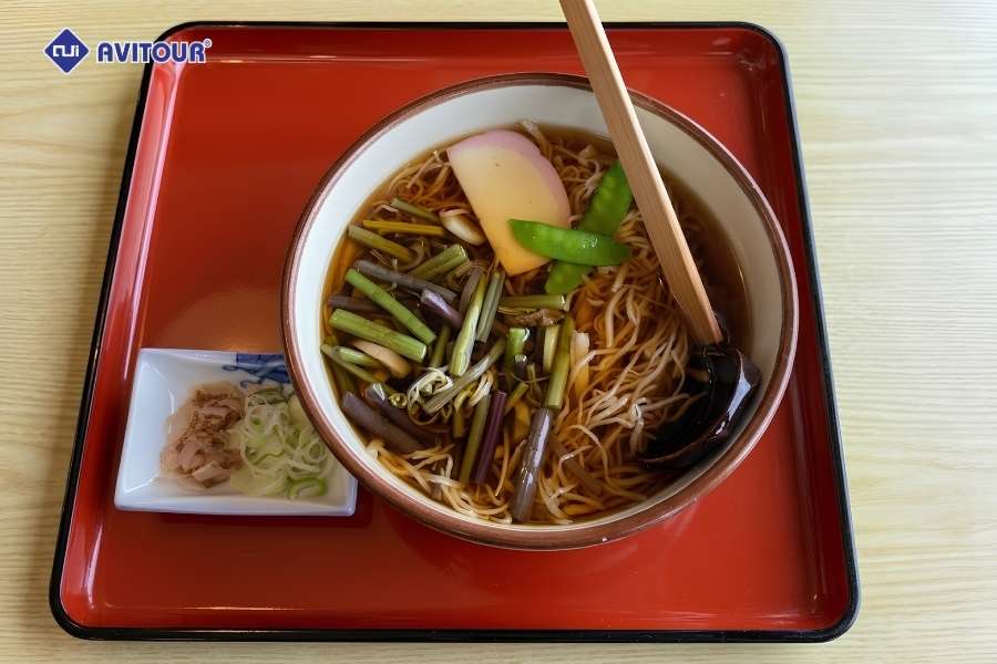 Cầu Thánh Shinkyo: Biểu tượng đỏ rực giữa núi rừng Nikko Nhật Bản