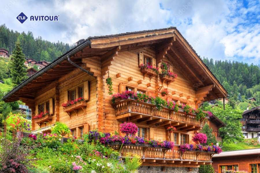 Choáng ngợp trước vẻ đẹp thung lũng tại làng cổ Lauterbrunnen Thụy Sĩ
