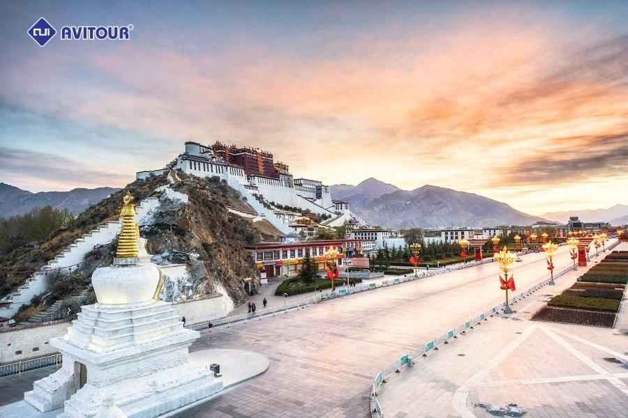 Cung điện Potala: Biểu tượng hùng vĩ của Tây Tạng giữa "nóc nhà thế giới"