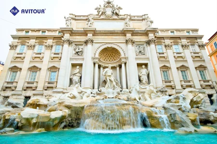 Đài phun nước Trevi - Biểu tượng lãng mạn giữa lòng Rome