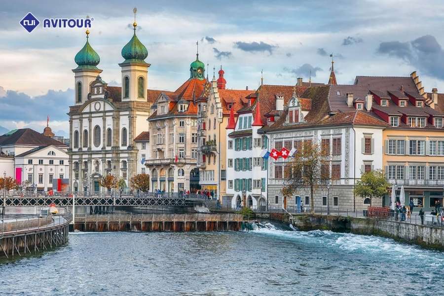 Dạo bước giữa vẻ đẹp thơ mộng của thành phố Lucerne Thụy Sĩ