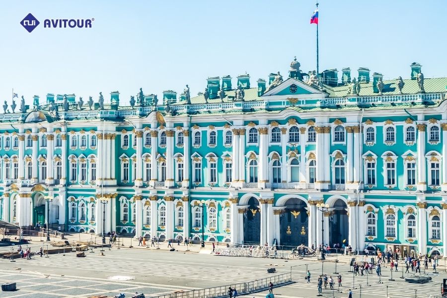 Dạo bước trên đại lộ Nevsky: Con đường sôi động của St. Petersburg