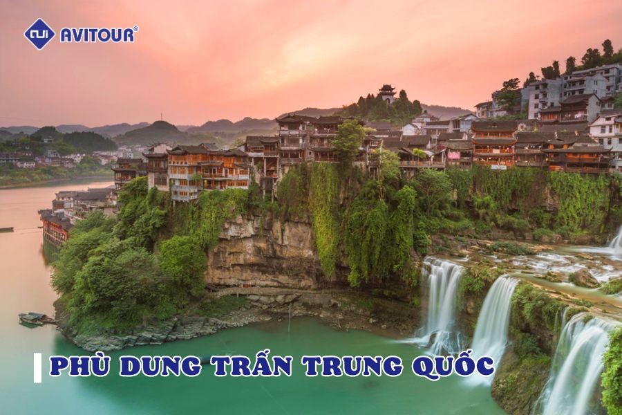 Dạo quanh Phù Dung trấn Trung Quốc - cổ trấn hơn 2000 năm tuổi treo trên thác nước