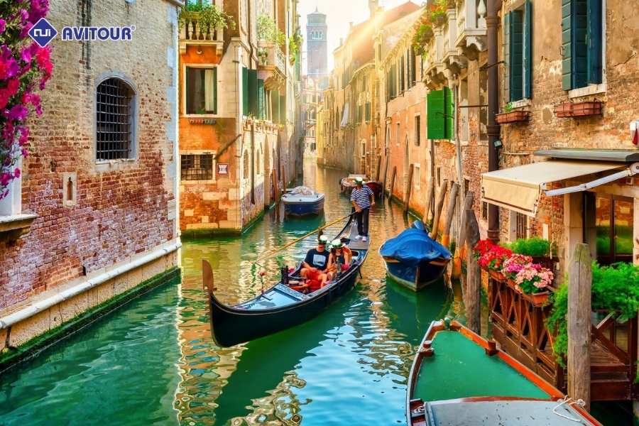 Đi thuyền Gondola tại Venice - Trải nghiệm chạm vào linh hồn thành phố nổi Đi thuyền Gondola tại Venice - Trải nghiệm chạm vào linh hồn thành phố nổi