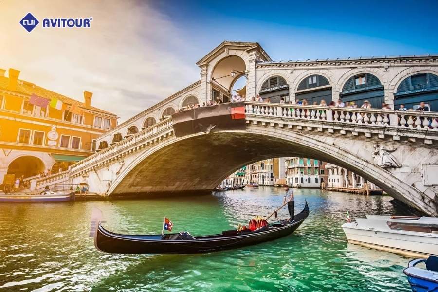 Đi thuyền Gondola tại Venice - Trải nghiệm chạm vào linh hồn thành phố nổi Đi thuyền Gondola tại Venice - Trải nghiệm chạm vào linh hồn thành phố nổi