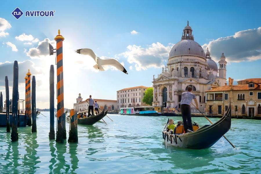 Đi thuyền Gondola tại Venice - Trải nghiệm chạm vào linh hồn thành phố nổi Đi thuyền Gondola tại Venice - Trải nghiệm chạm vào linh hồn thành phố nổi