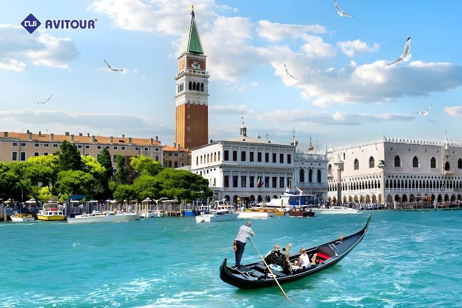 Đi thuyền Gondola tại Venice - Trải nghiệm chạm vào linh hồn thành phố nổi
