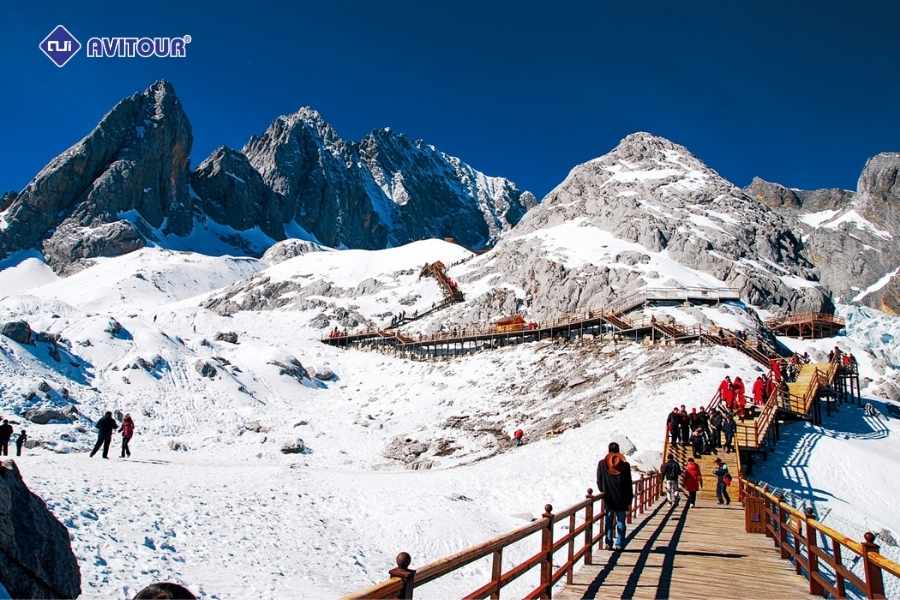 Địa Điểm Không Thể Bỏ Lỡ Khi Du Lịch Côn Minh