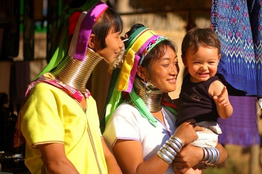 Ghé thăm làng cổ dài ở Thái Lan - ngôi làng độc nhất vô nhị