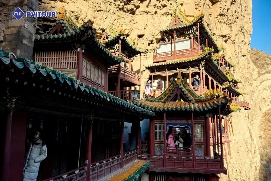 Khám Phá Chùa Treo Huyền Không Nghìn Năm Tuổi Tại Sơn Tây