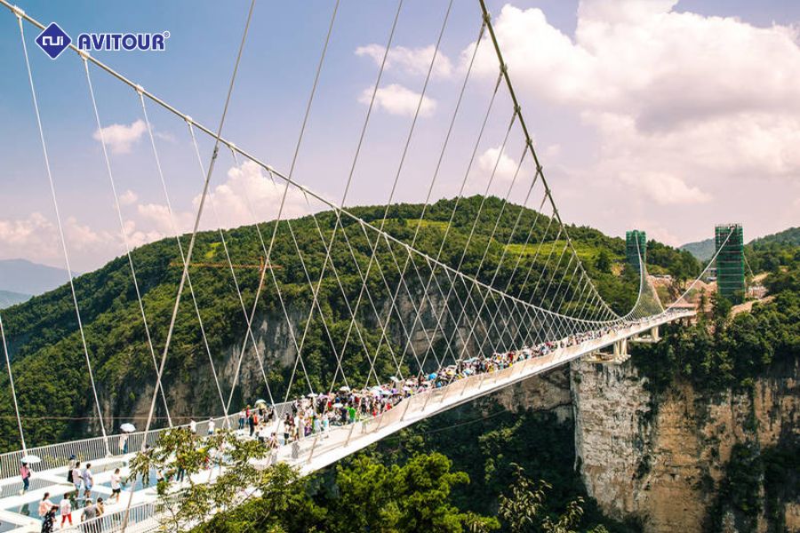 Khám phá những sự thật thú vị về cầu kính Thiên Vân Độ