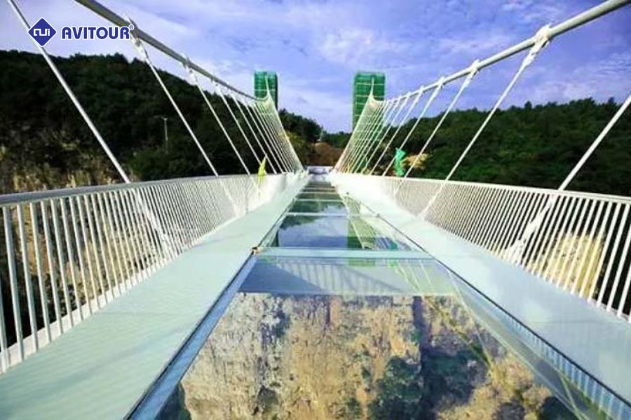 Khám phá những sự thật thú vị về cầu kính Thiên Vân Độ