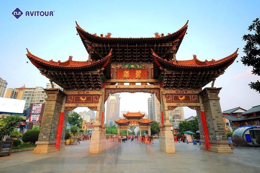 Khám Phá Phố Đi Bộ Nổi Tiếng Kim Mã Bích Kê