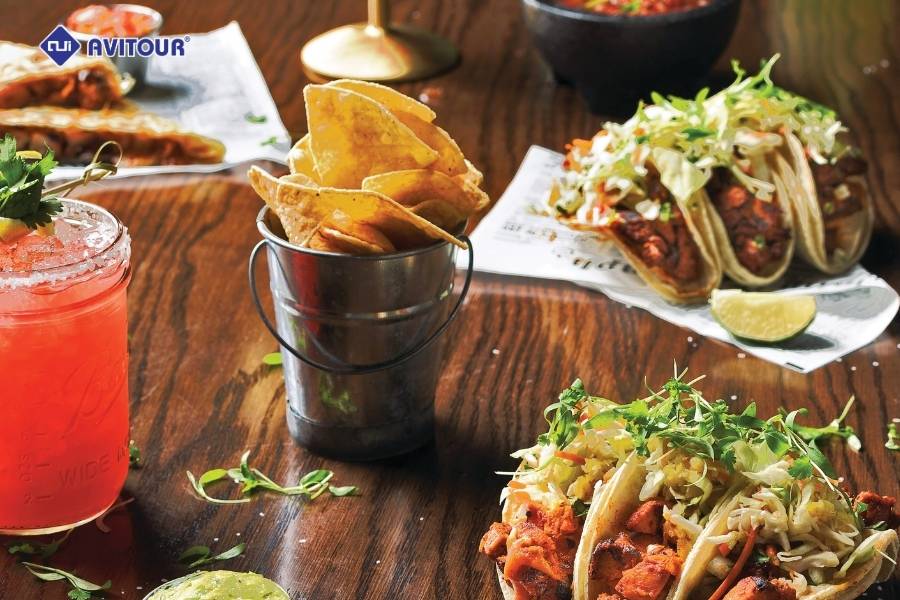 Khám phá phố Fremont - Nơi những ánh đèn không bao giờ tắt