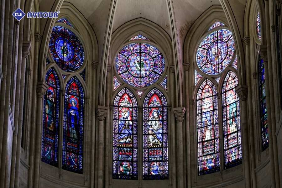 Kiến trúc nhà thờ Đức Bà Paris: Kiệt tác bằng đá bên dòng sông Seine