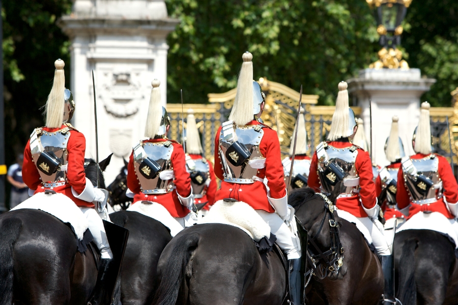 Kinh nghiệm tham quan Cung điện Buckingham nguy nga