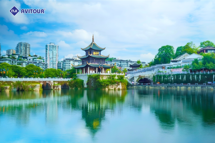 Quý Dương: Thành phố xanh mát giữa lòng Quý Châu