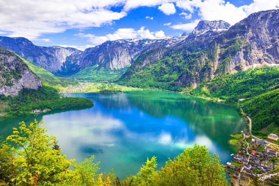 Lạc bước giữa khung cảnh cổ tích tại làng cổ Hallstatt của Áo