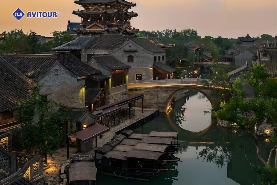 Minh Thuỷ Cổ Trấn - Miền cổ tích soi bóng nước xanh