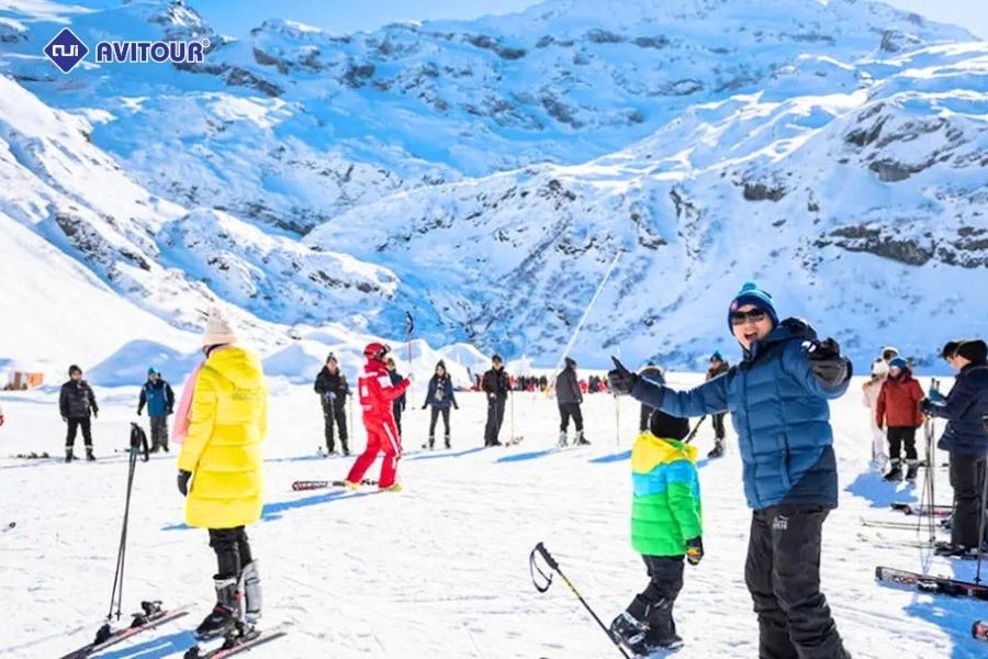 Ngẩn ngơ trước vẻ đẹp băng tuyết hùng vĩ của núi tuyết Titlis