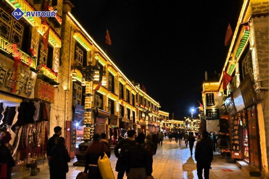 Phố Barkhor Tây Tạng: Trung tâm văn hóa và hành hương linh thiêng ở Lhasa