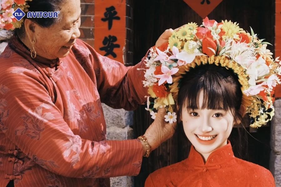 Phong tục cài hoa lên tóc - Linh hồn văn hóa Tuyền Châu