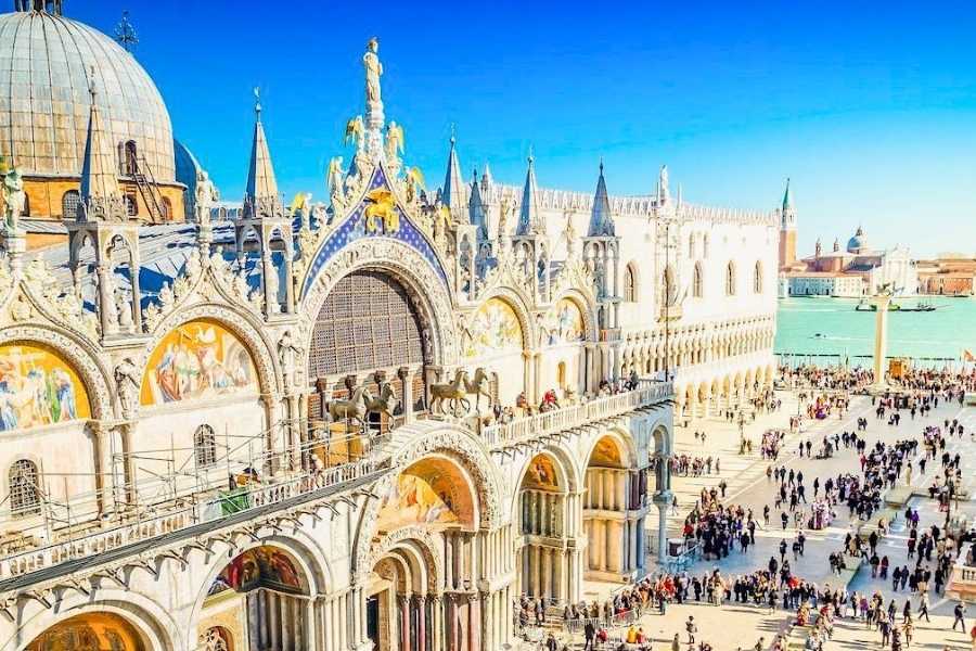 Quảng trường thánh Piazza San Marco - Biểu tượng tráng lệ của Venice