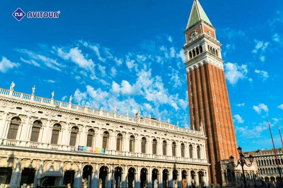 Quảng trường thánh Piazza San Marco - Biểu tượng tráng lệ của Venice