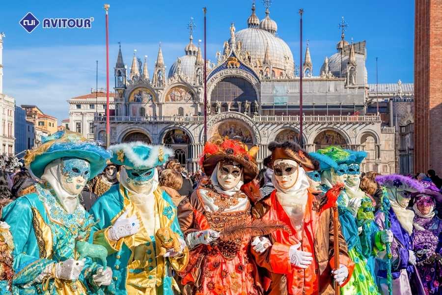 Quảng trường thánh Piazza San Marco - Biểu tượng tráng lệ của Venice