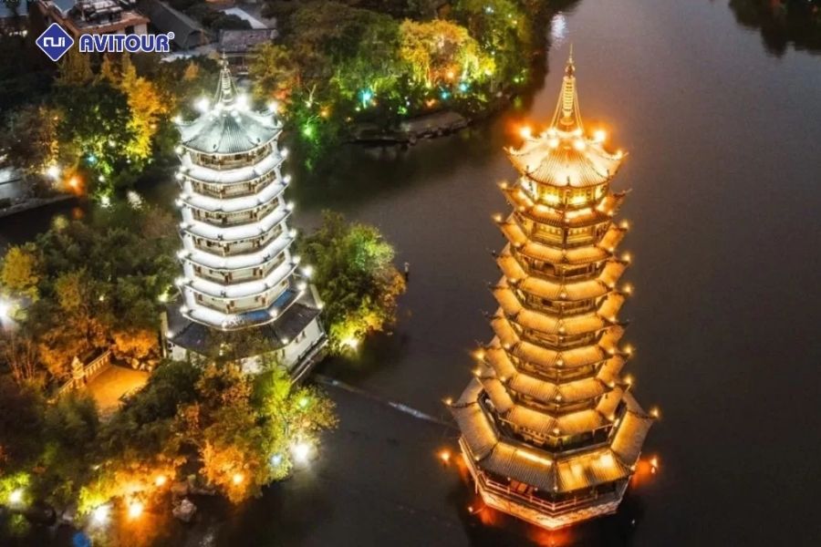 Tháp Đôi Nhật Nguyệt - Tuyệt cảnh lung linh soi bóng hồ Quế Lâm