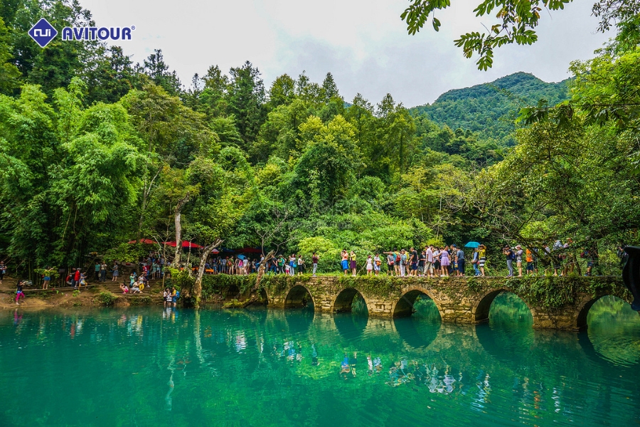 Tiểu Thất Khổng - Vẻ đẹp đắm say của viên ngọc lục bảo trên vành đai trái đất