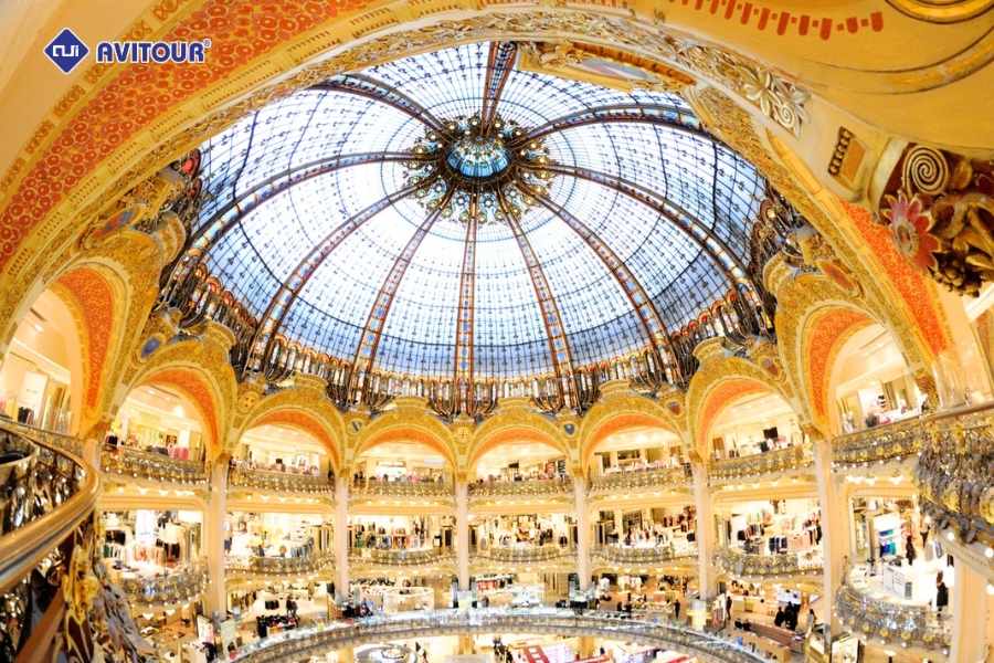 Trung tâm mua sắm Galeries Lafayette - Biểu tượng mua sắm xa hoa Paris