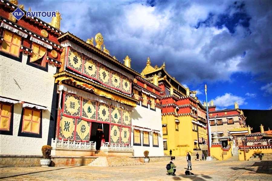 Tu viện Songzanlin - Nơi thời gian ngừng trôi giữa núi trời Shangri-La